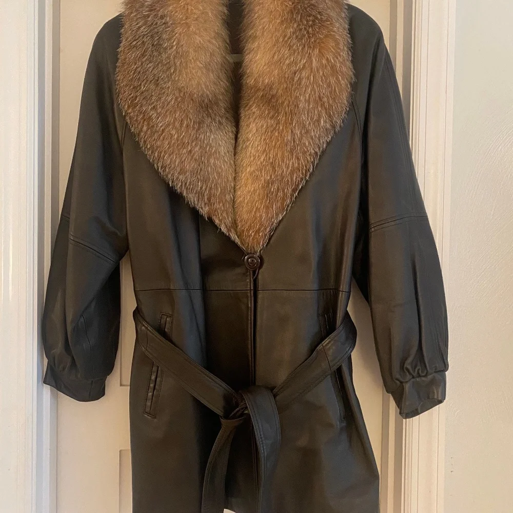 Leather jacket with fox fur collar - Picture 1 of 2